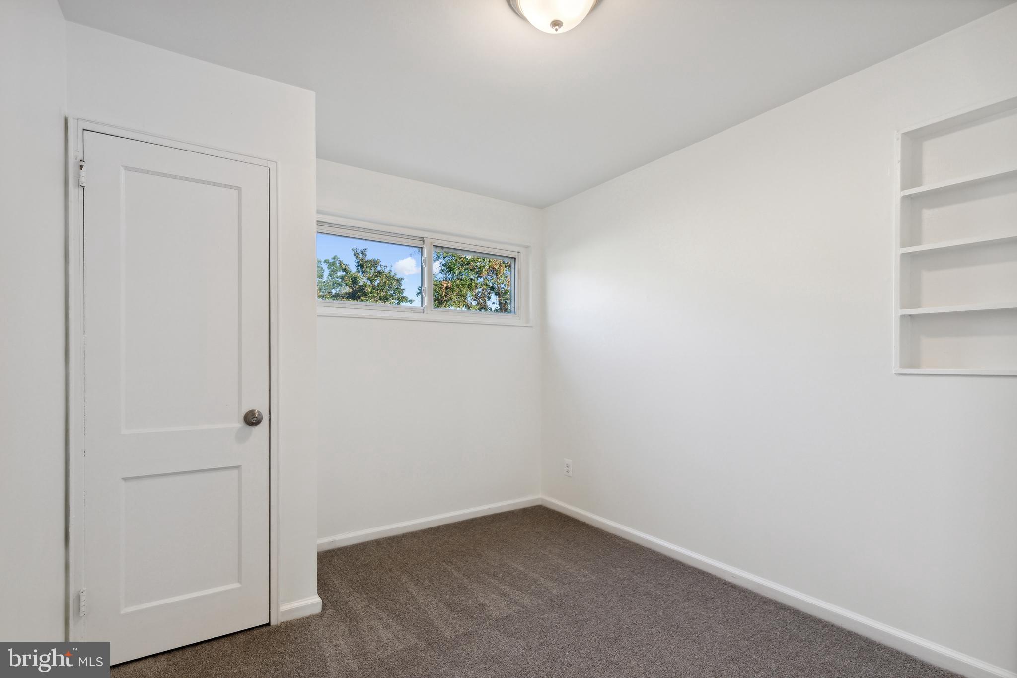 LE VELLE HEIGHTS - Residential