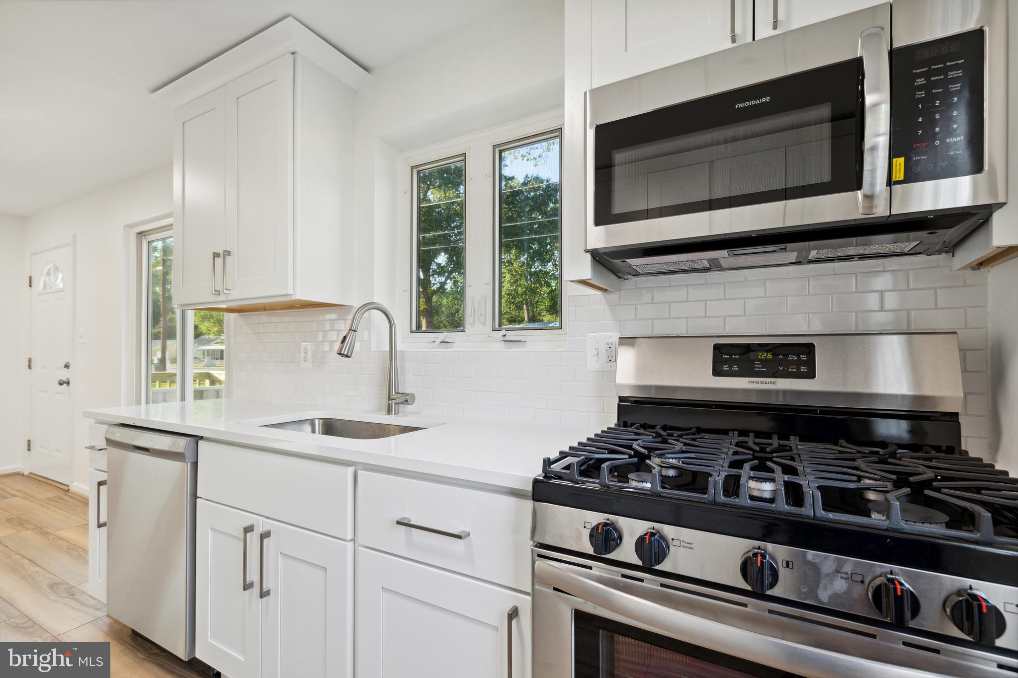 LE VELLE HEIGHTS - Residential