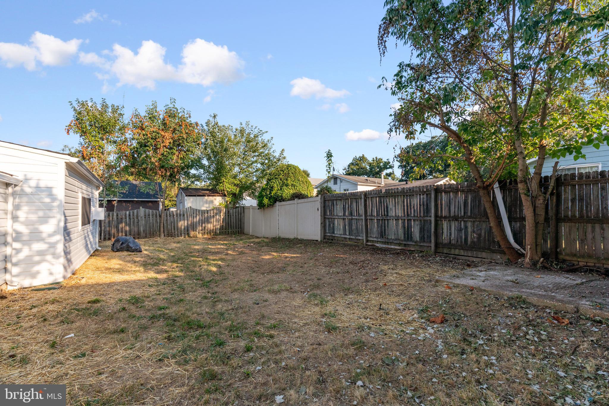 LE VELLE HEIGHTS - Residential