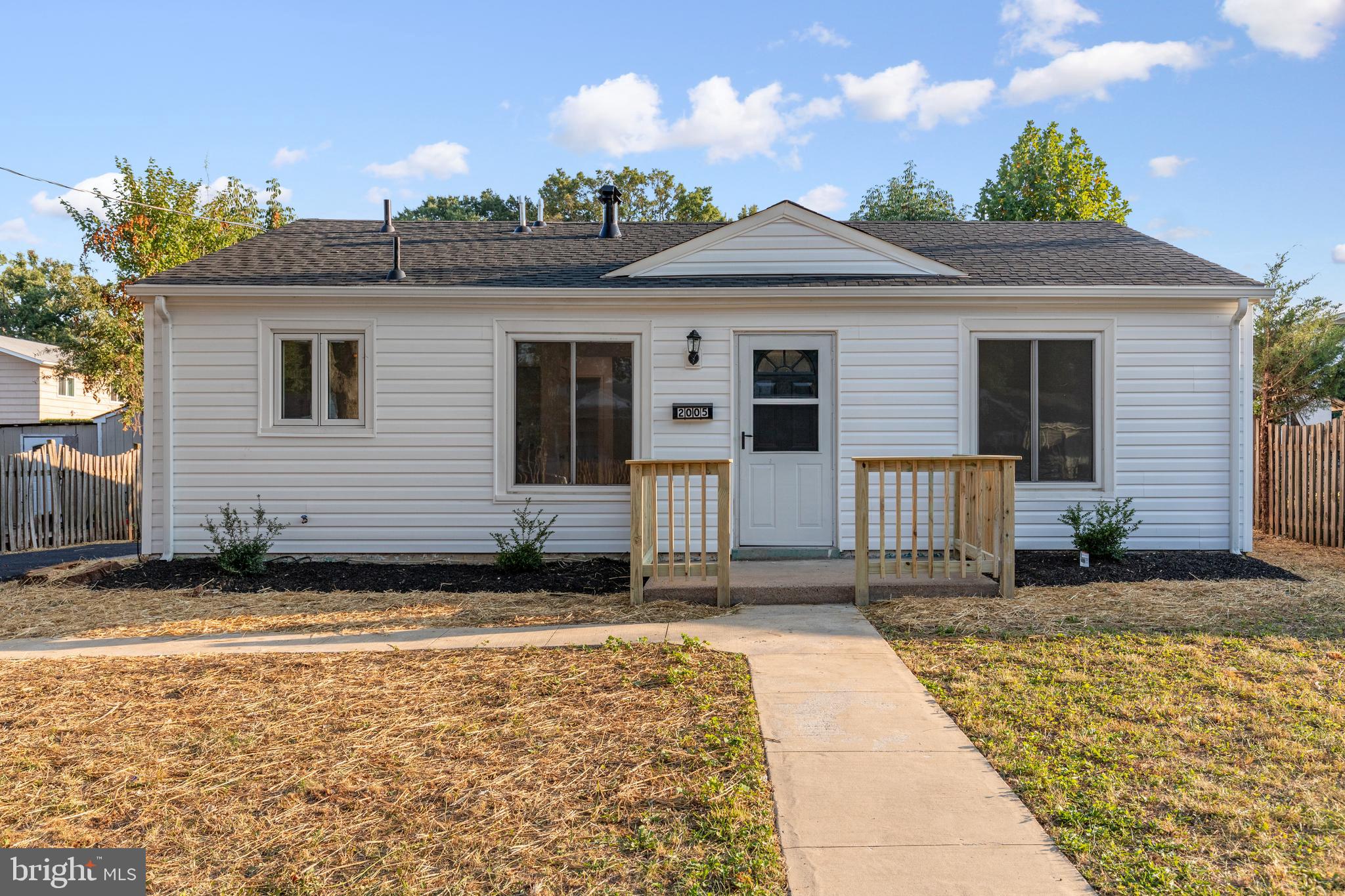 LE VELLE HEIGHTS - Residential