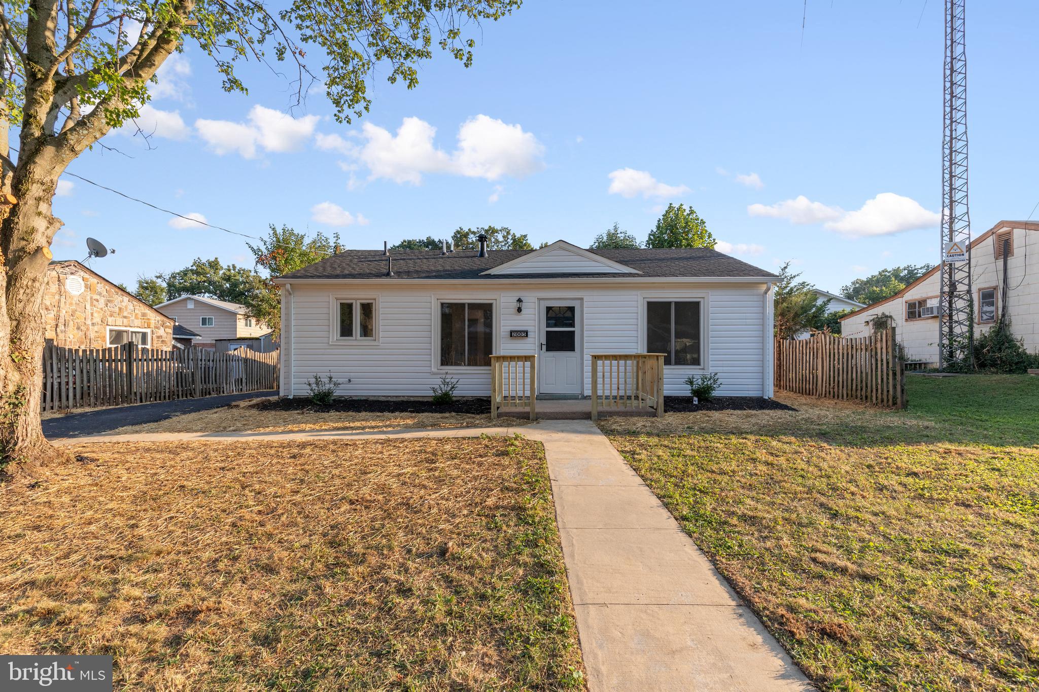 LE VELLE HEIGHTS - Residential