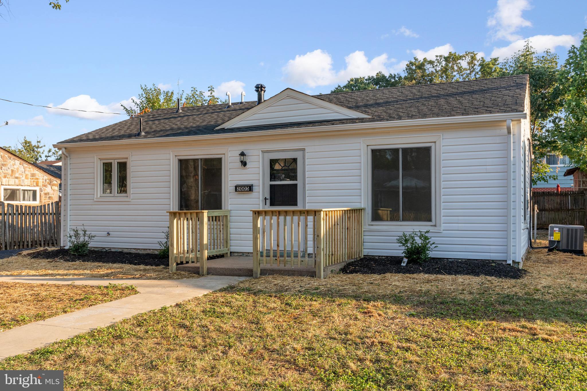 LE VELLE HEIGHTS - Residential