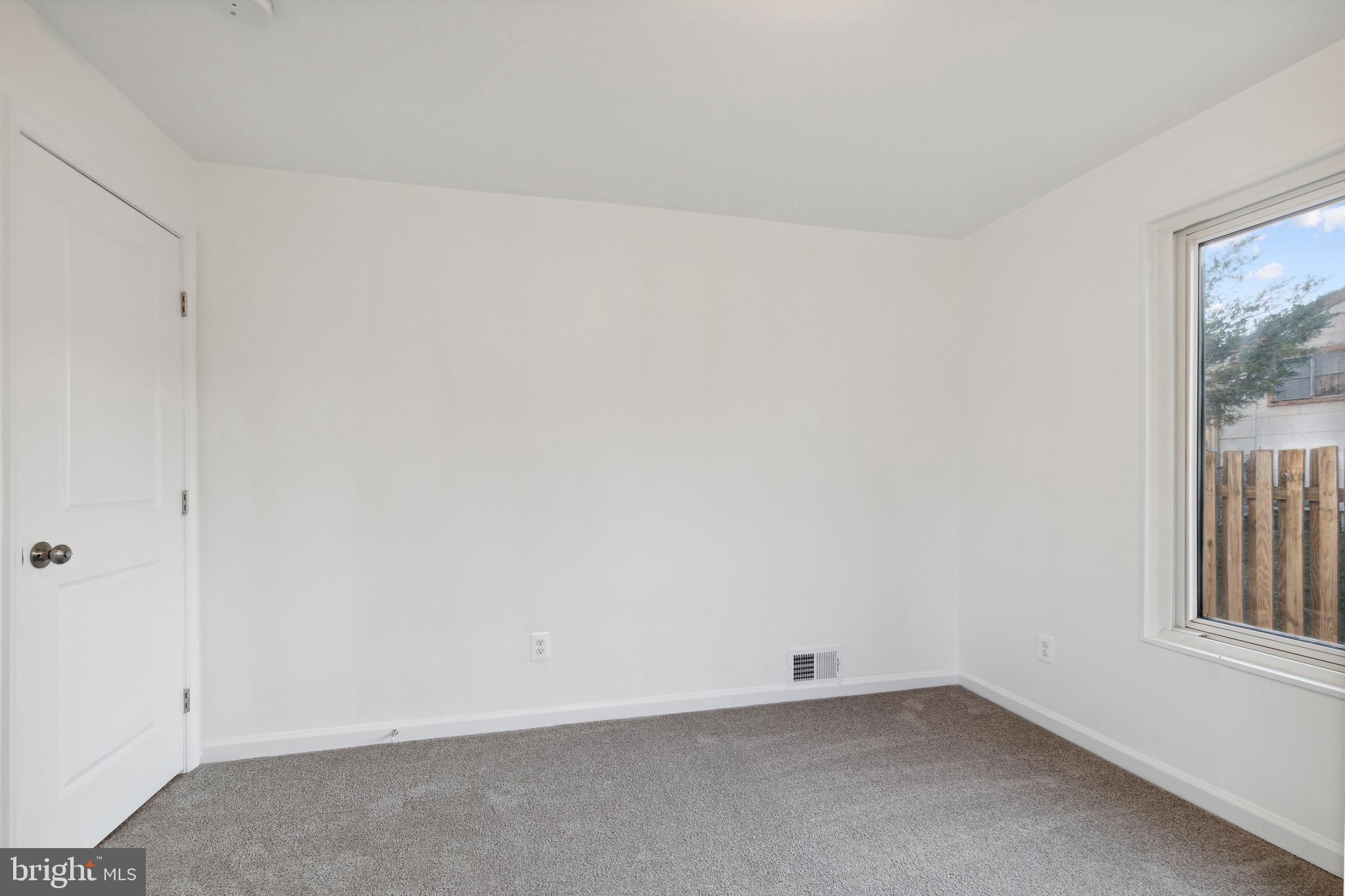 LE VELLE HEIGHTS - Residential