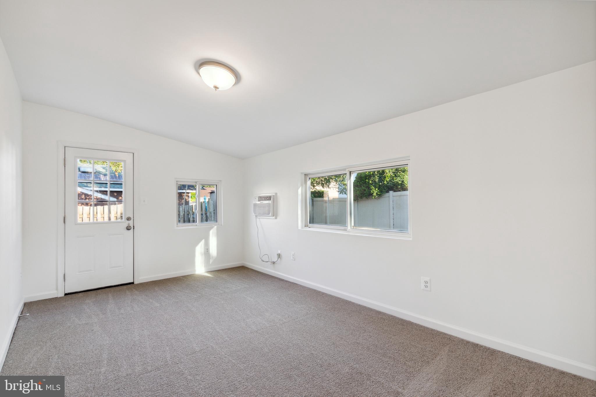 LE VELLE HEIGHTS - Residential