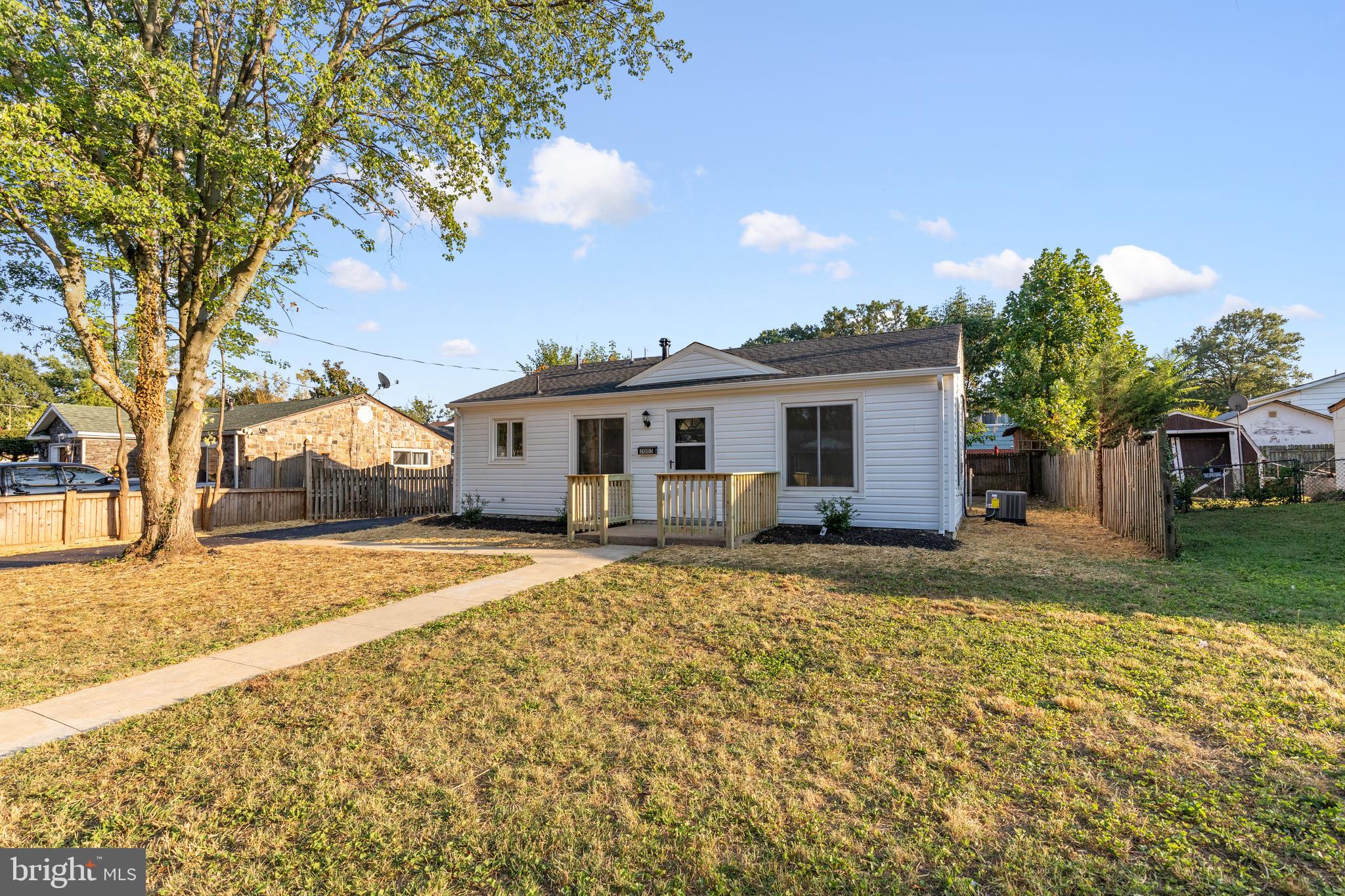 LE VELLE HEIGHTS - Residential