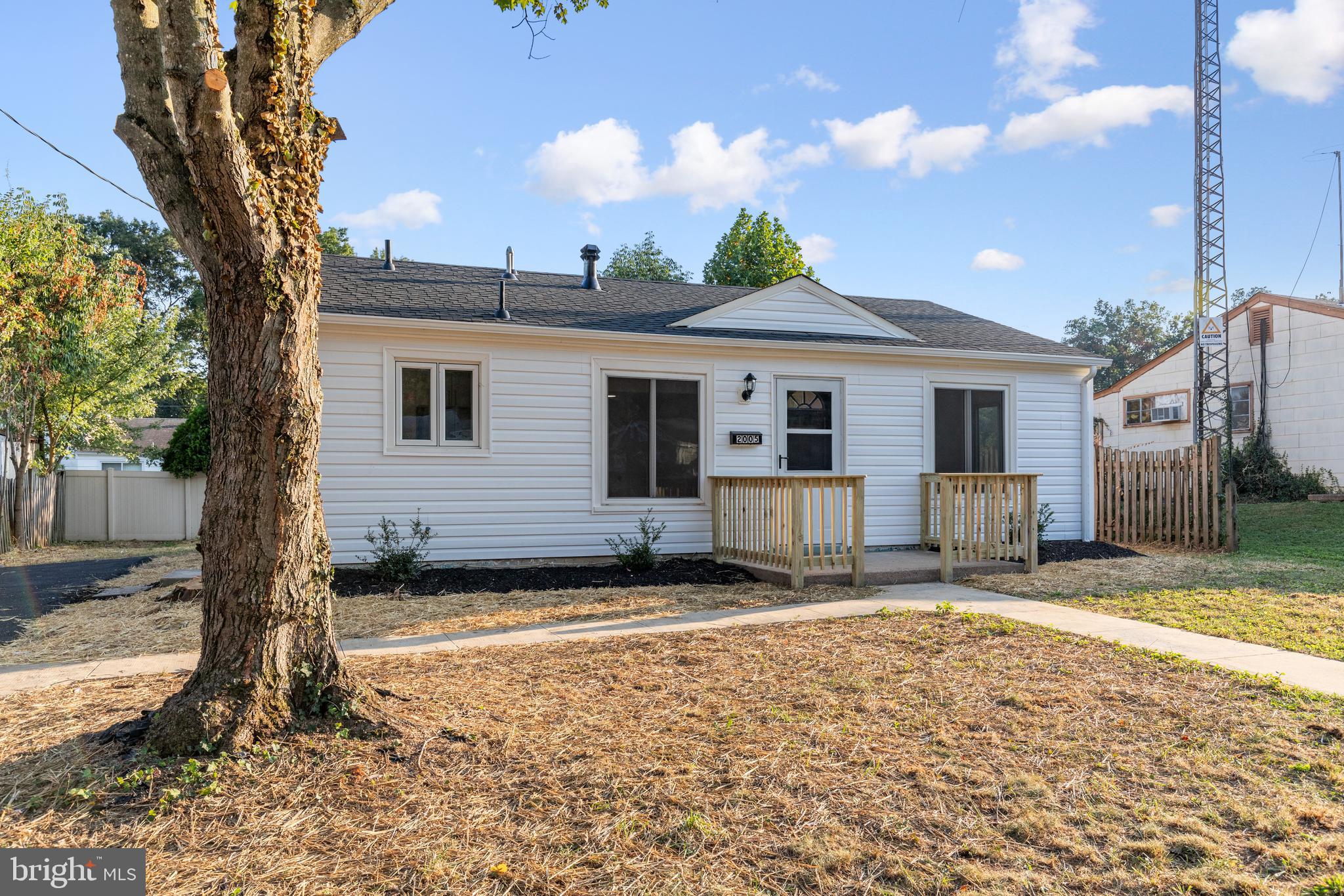 LE VELLE HEIGHTS - Residential