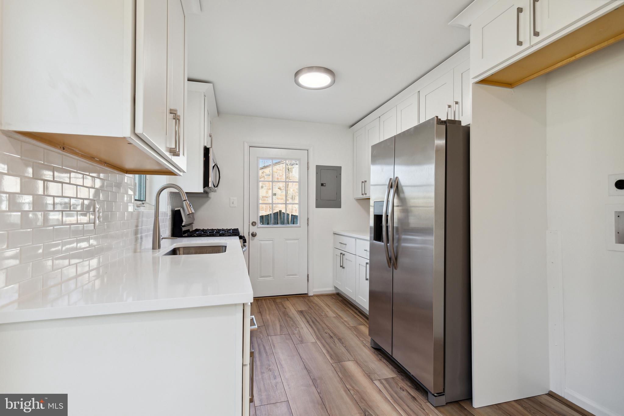 LE VELLE HEIGHTS - Residential