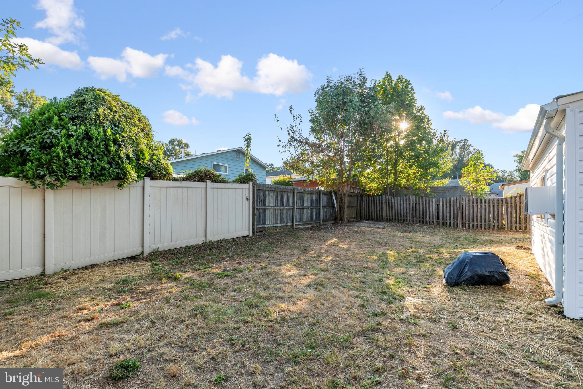 LE VELLE HEIGHTS - Residential