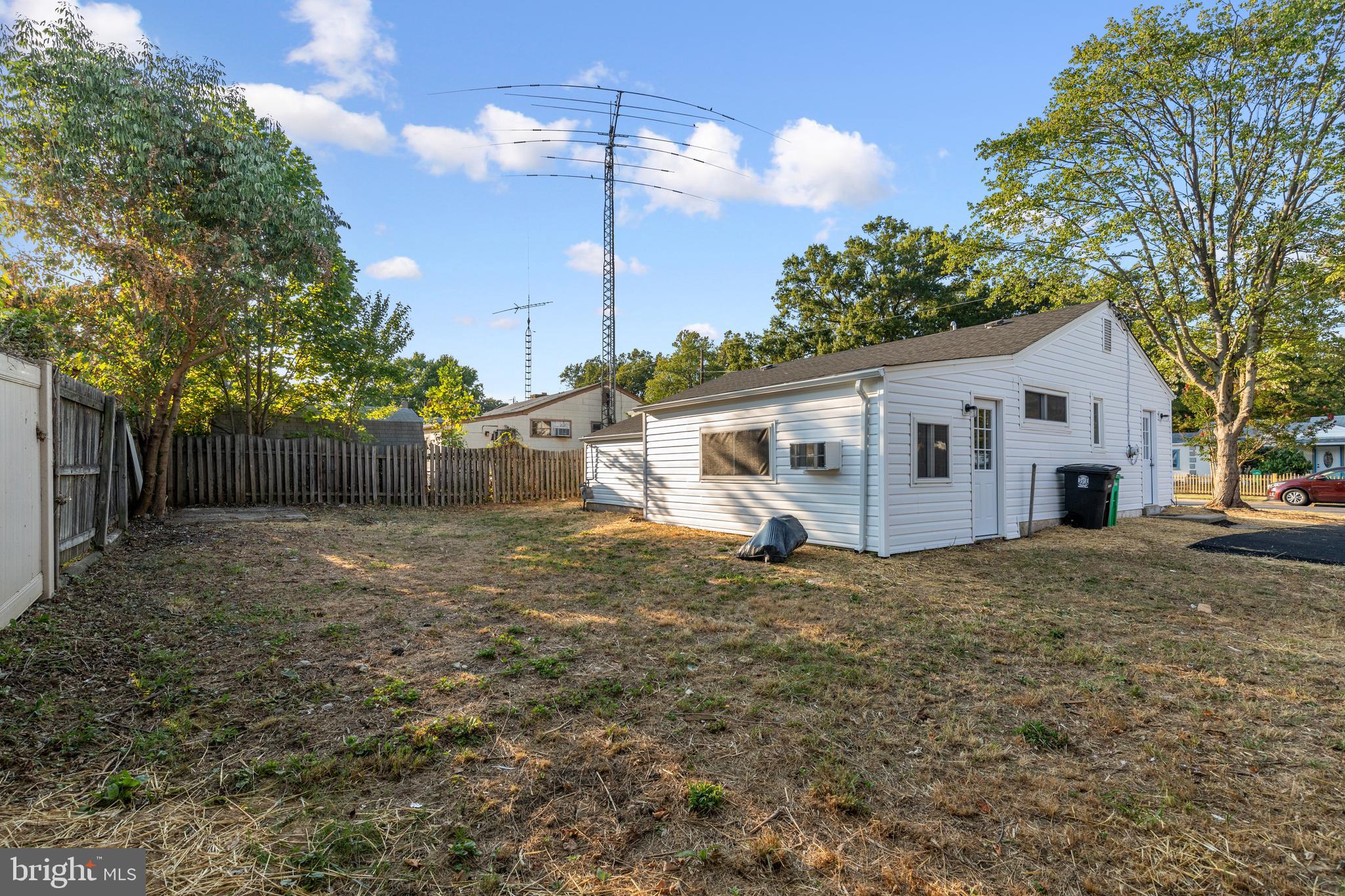 LE VELLE HEIGHTS - Residential