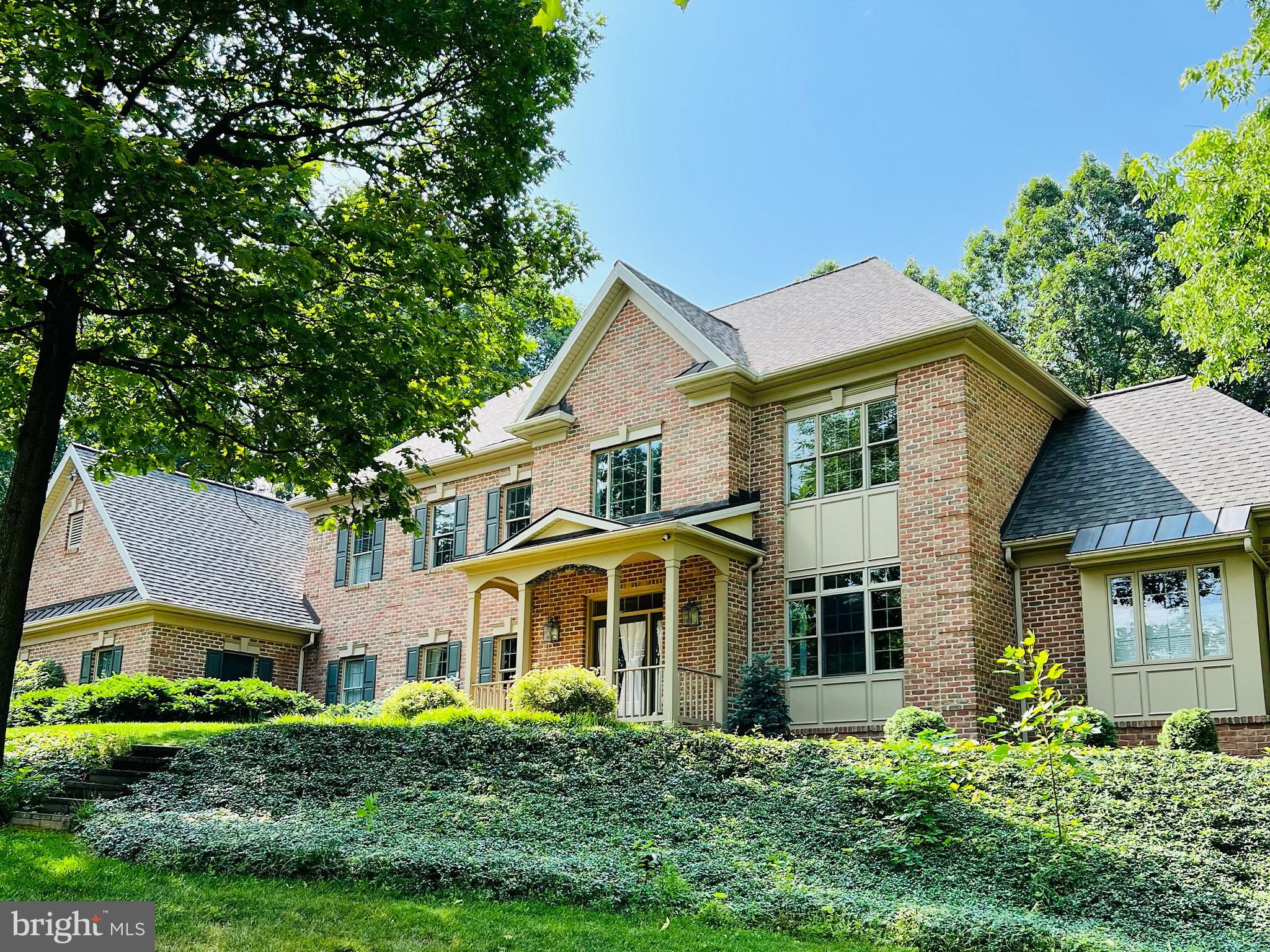 THE PINES - Residential