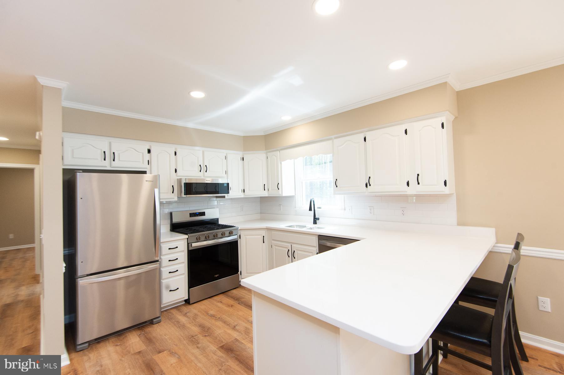 ROSS NECK - Residential