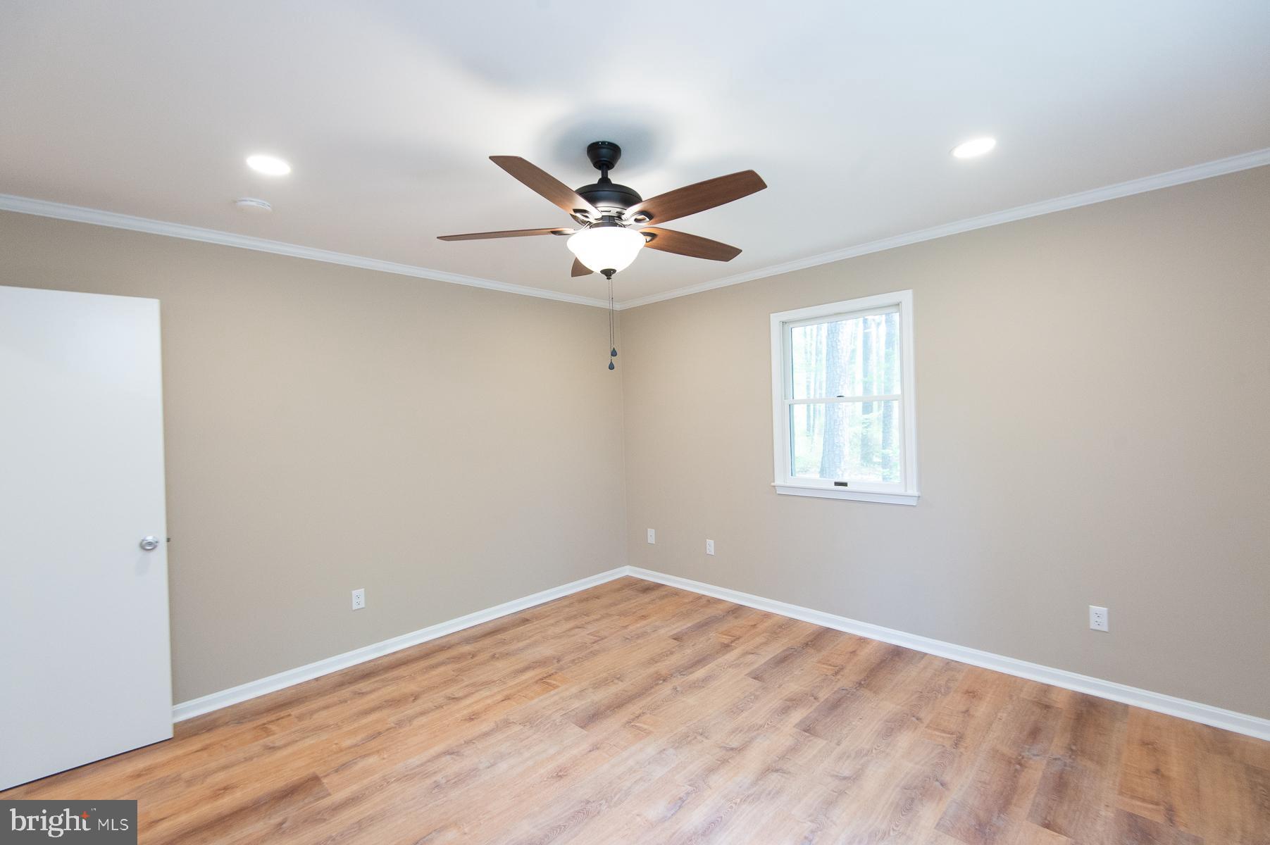 ROSS NECK - Residential