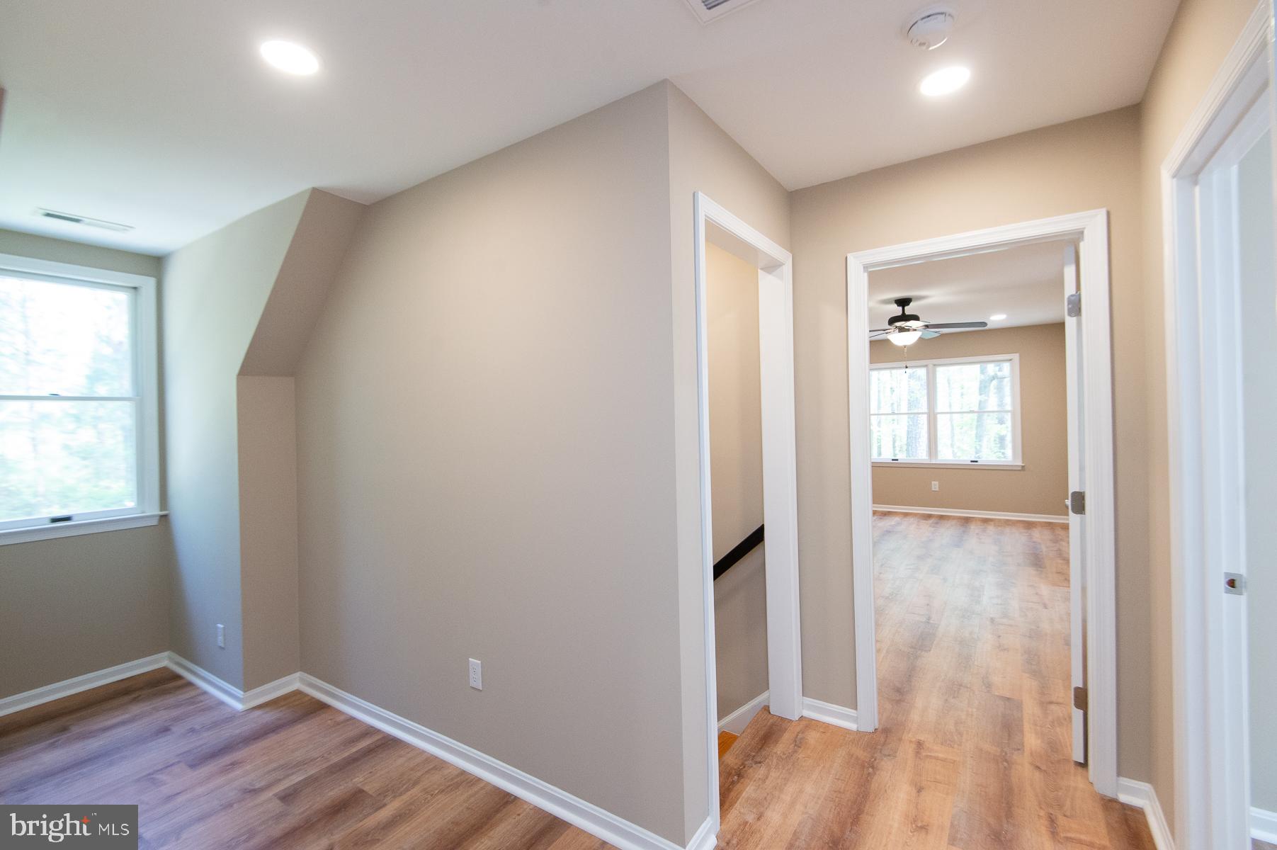 ROSS NECK - Residential