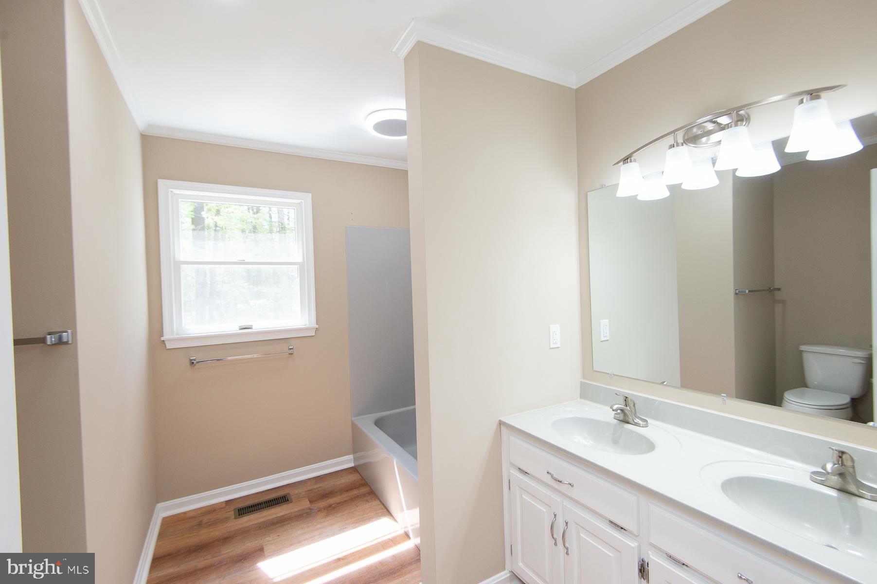 ROSS NECK - Residential