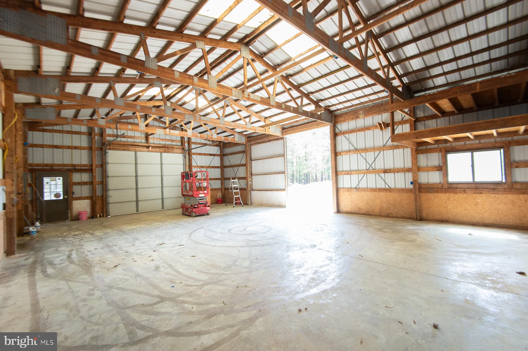 ROSS NECK - Residential