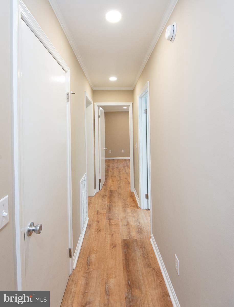 ROSS NECK - Residential