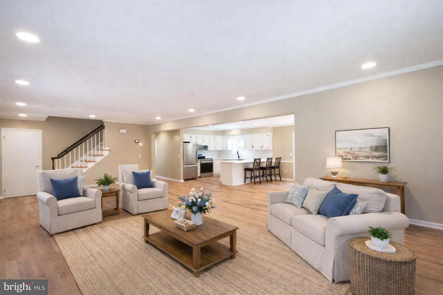 ROSS NECK - Residential