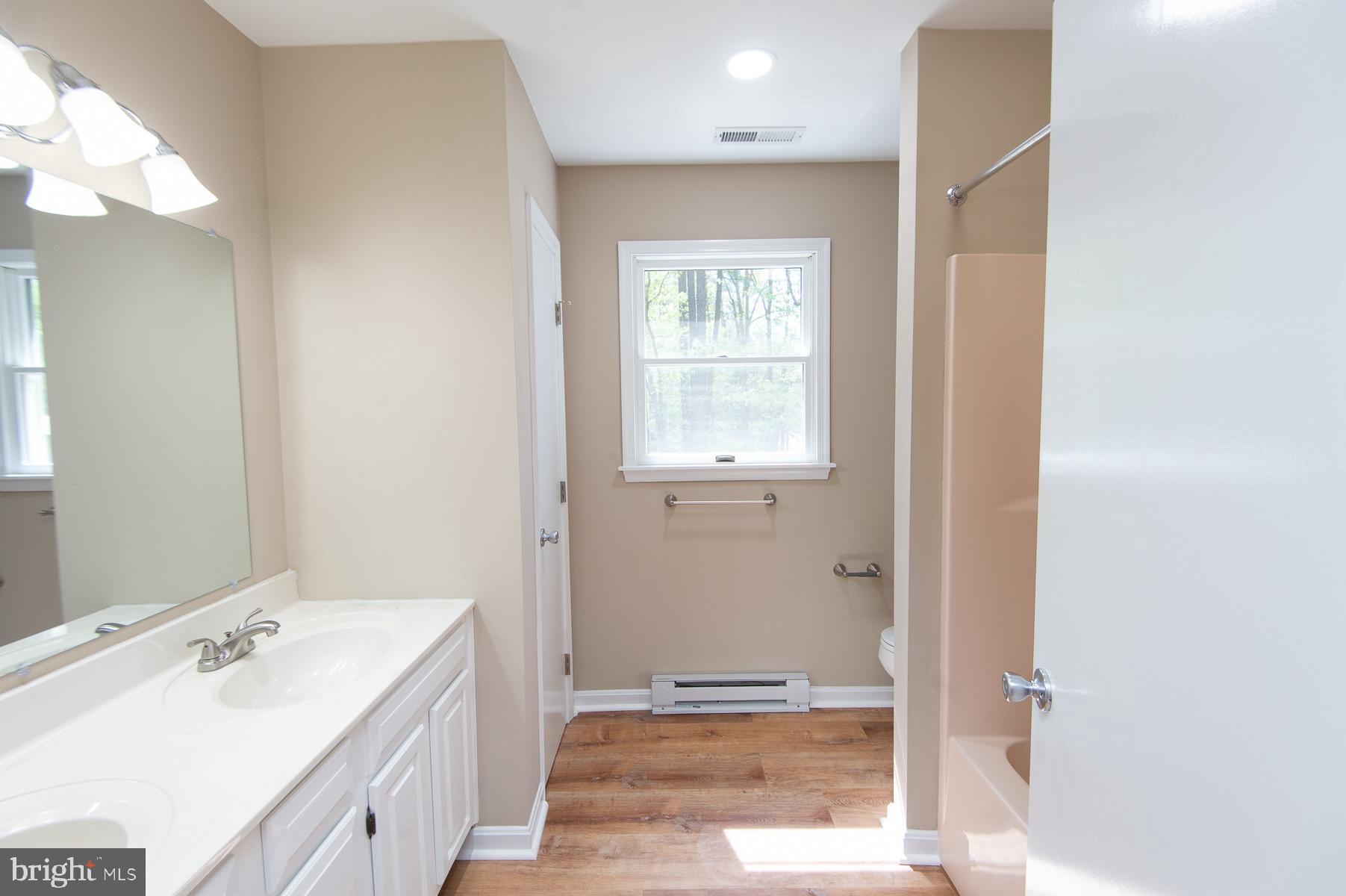 ROSS NECK - Residential