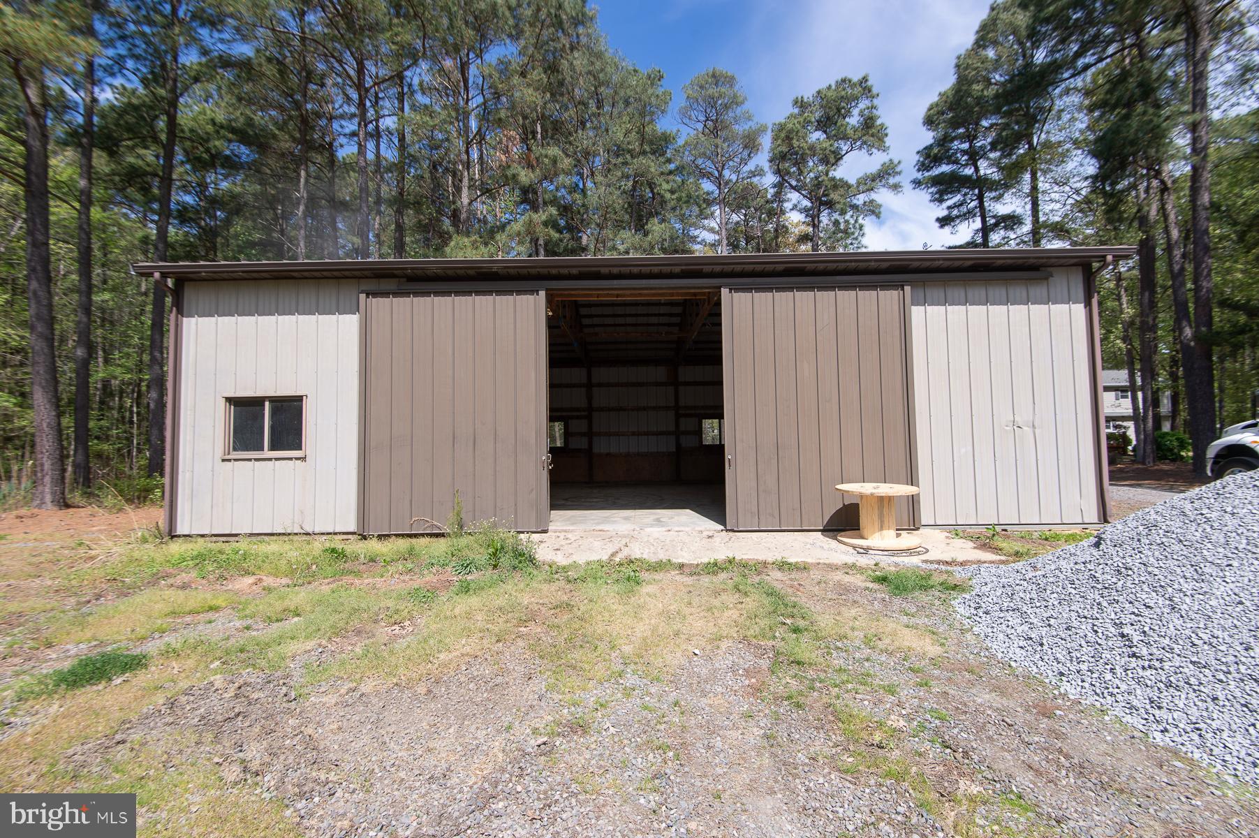 ROSS NECK - Residential