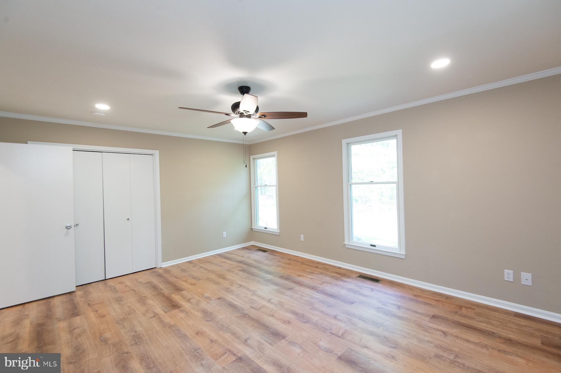 ROSS NECK - Residential