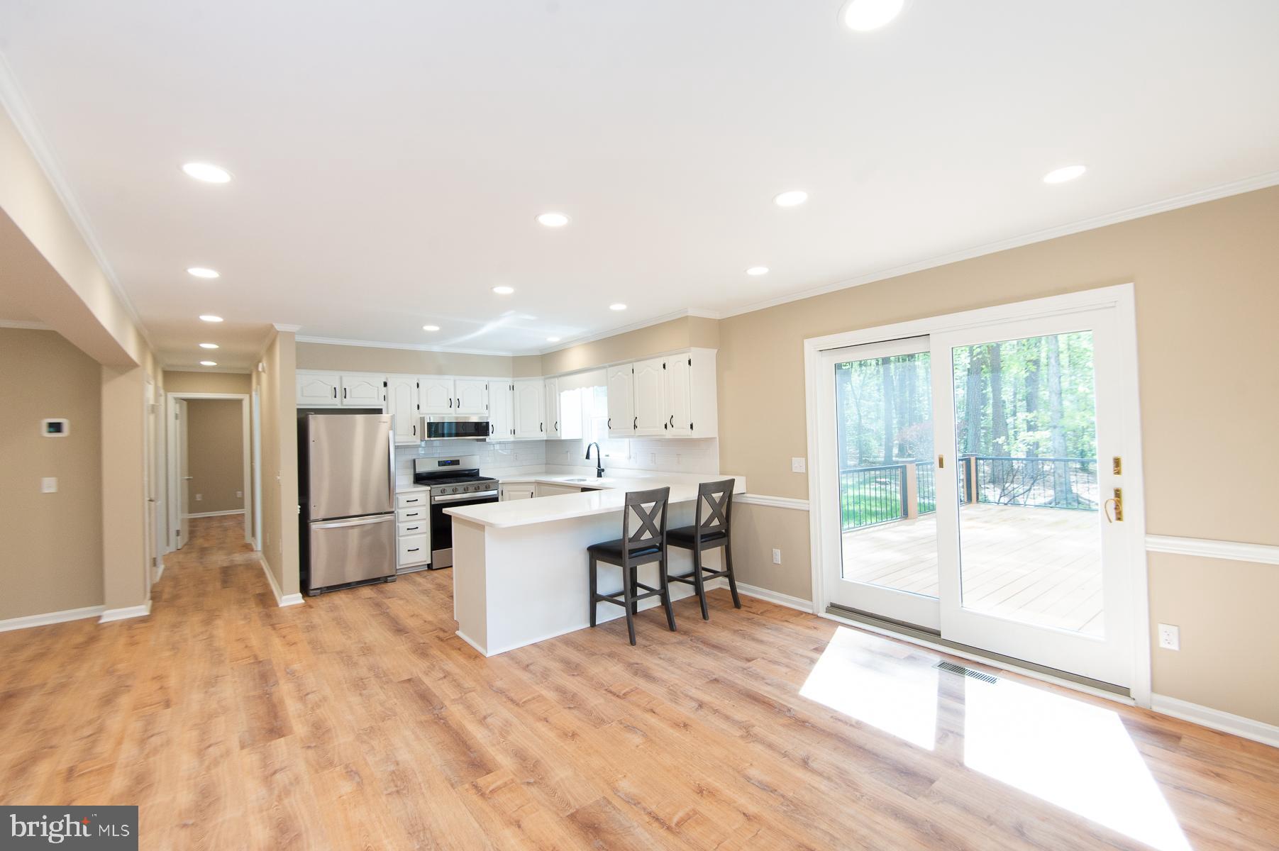 ROSS NECK - Residential