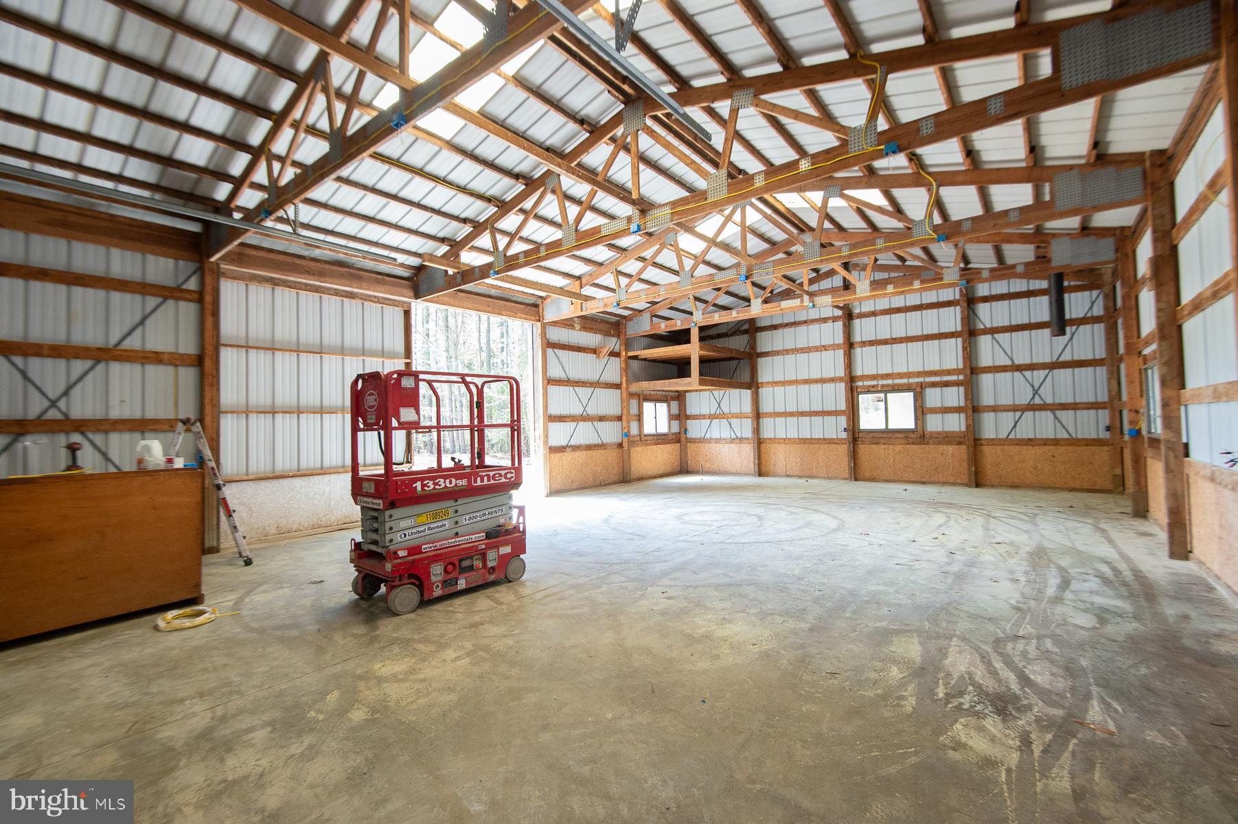 ROSS NECK - Residential