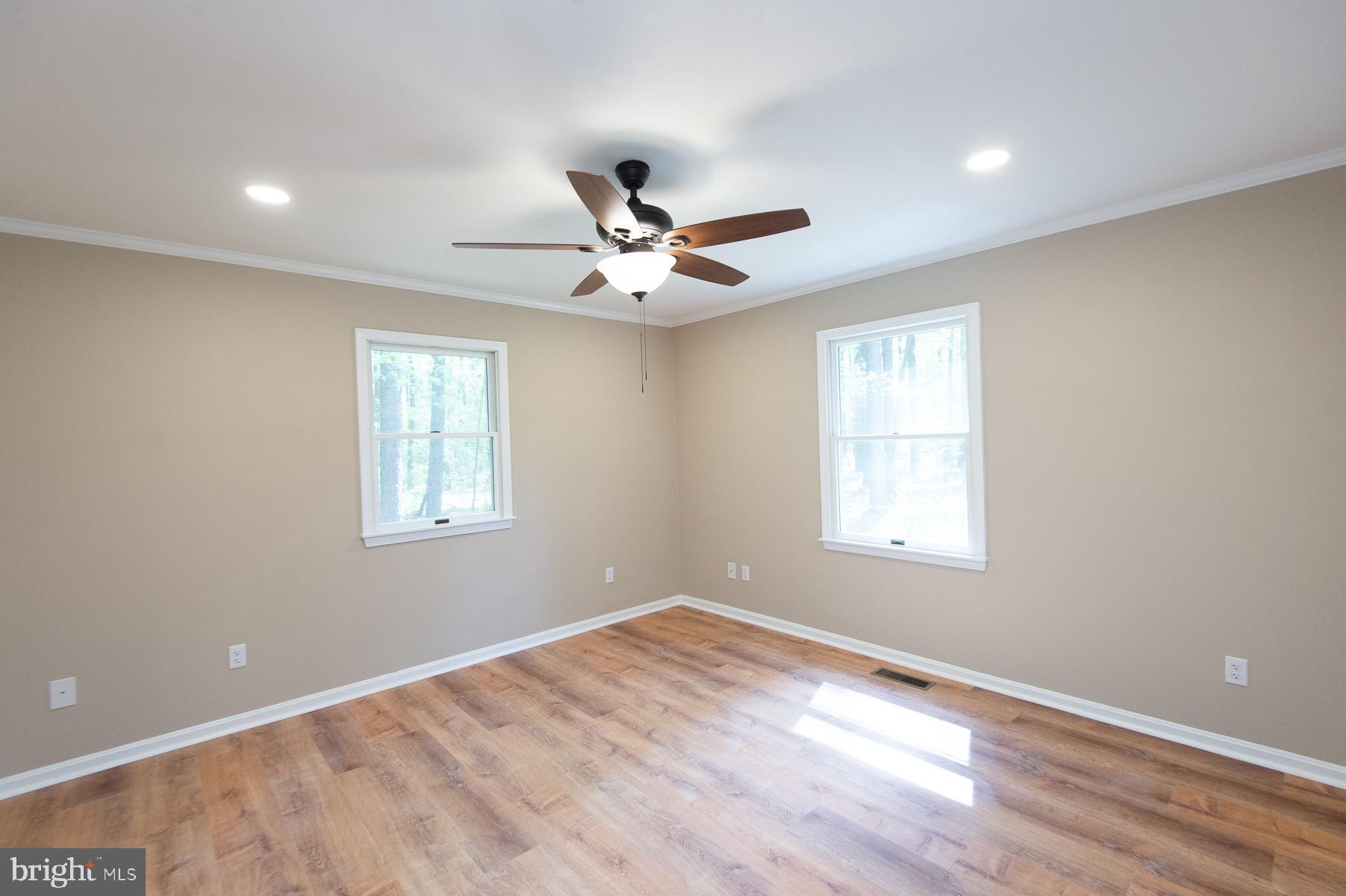 ROSS NECK - Residential