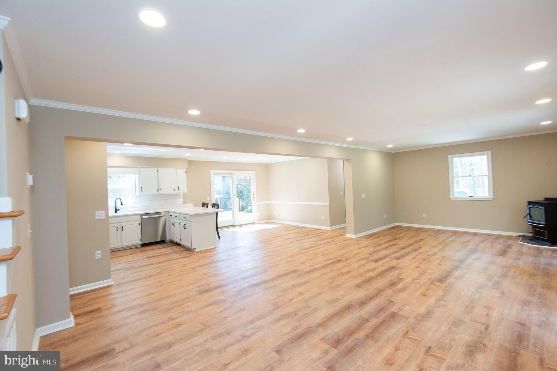 ROSS NECK - Residential