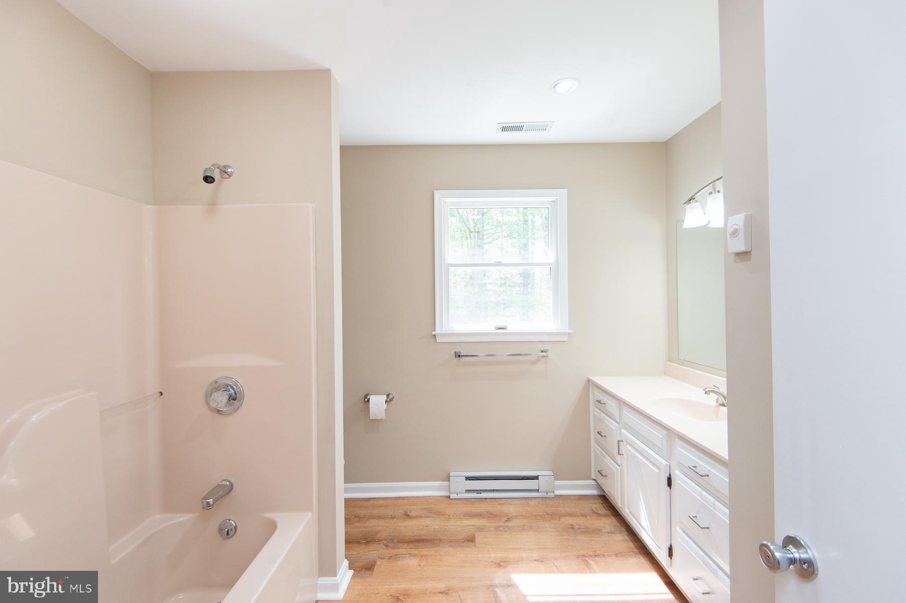 ROSS NECK - Residential