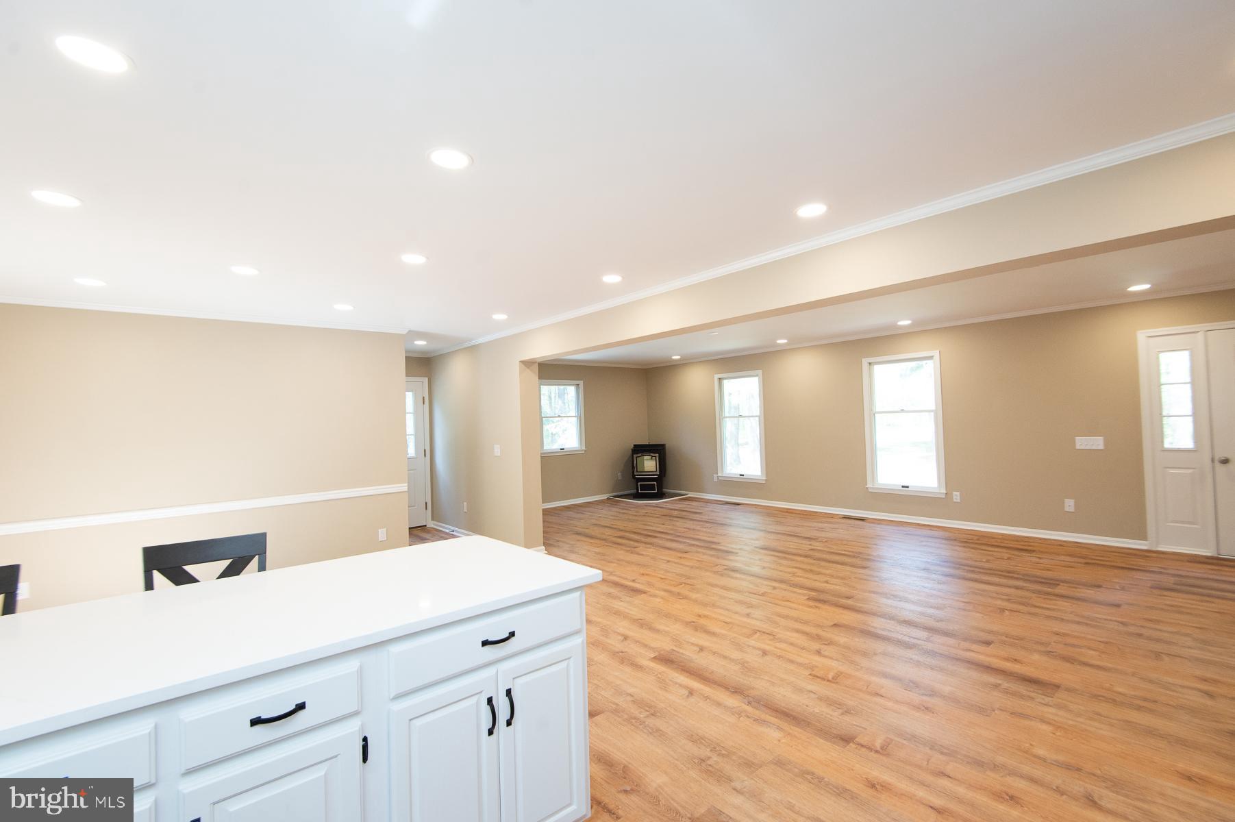 ROSS NECK - Residential