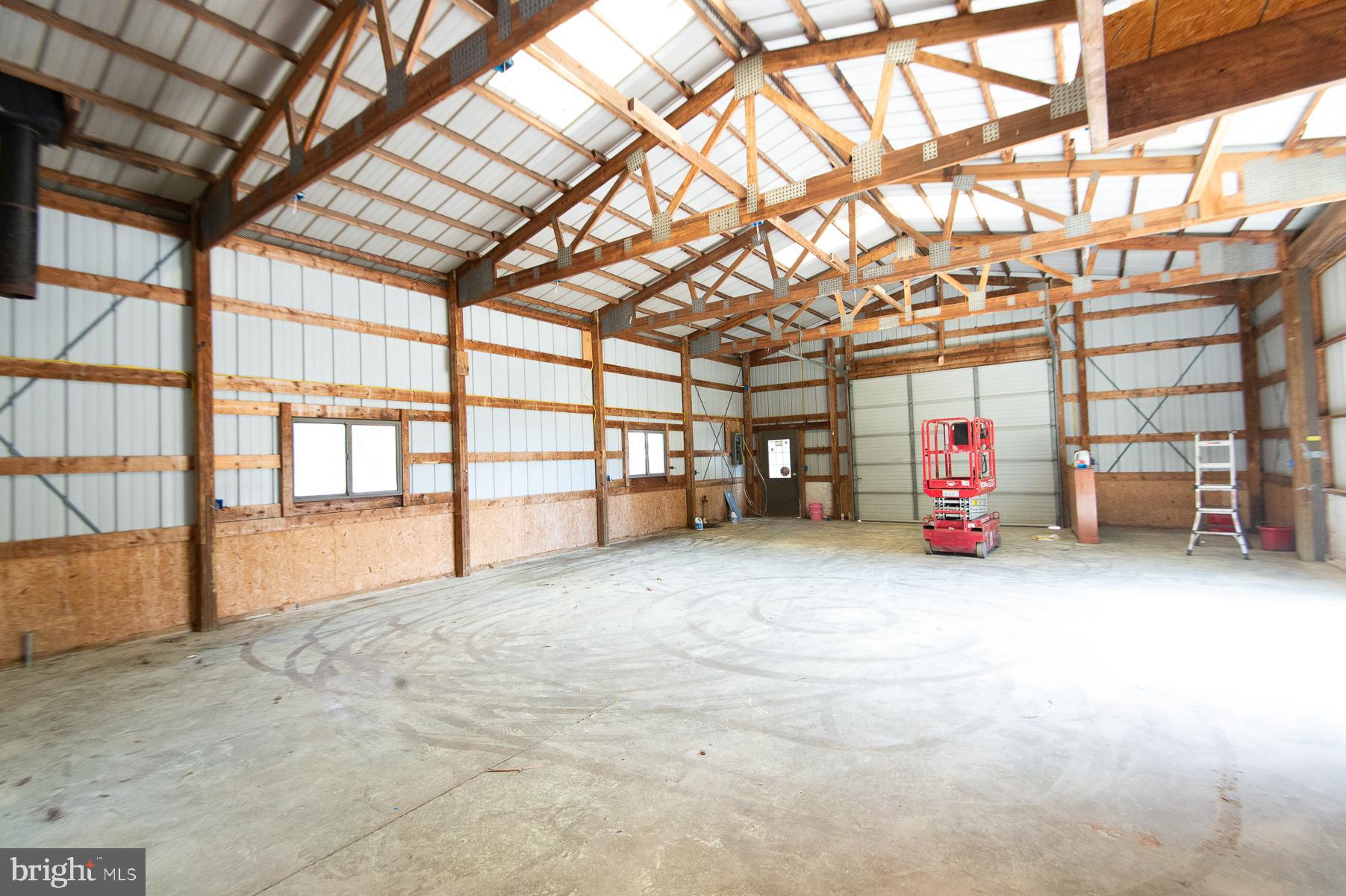 ROSS NECK - Residential