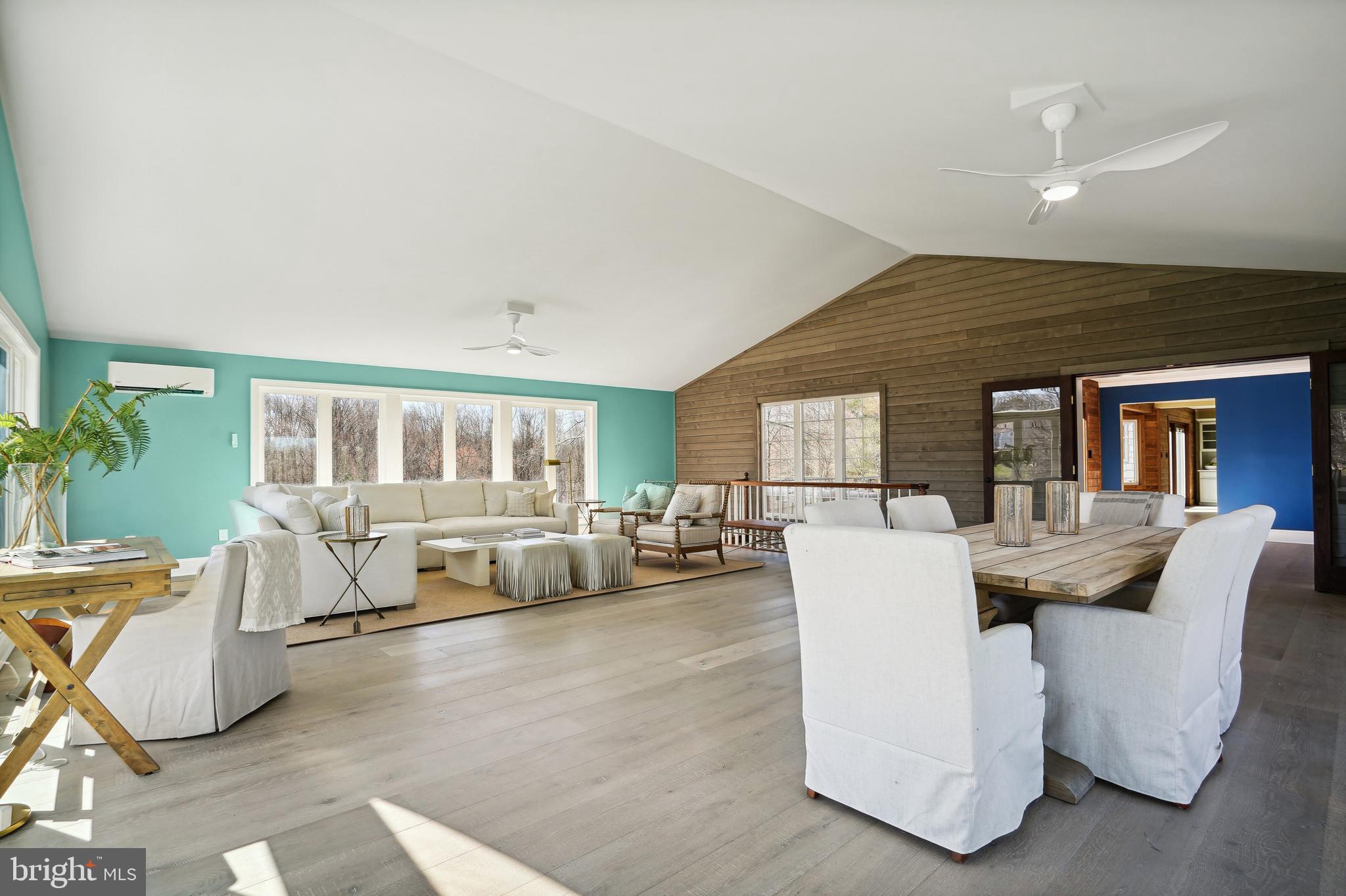 SKYLINE MANOR - Residential