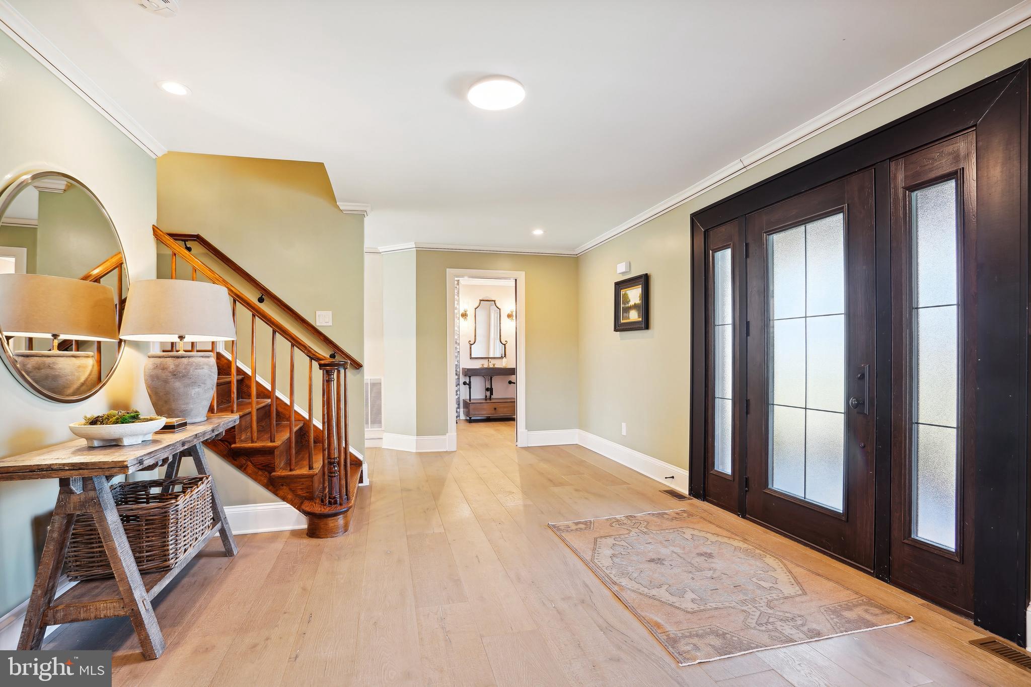 SKYLINE MANOR - Residential