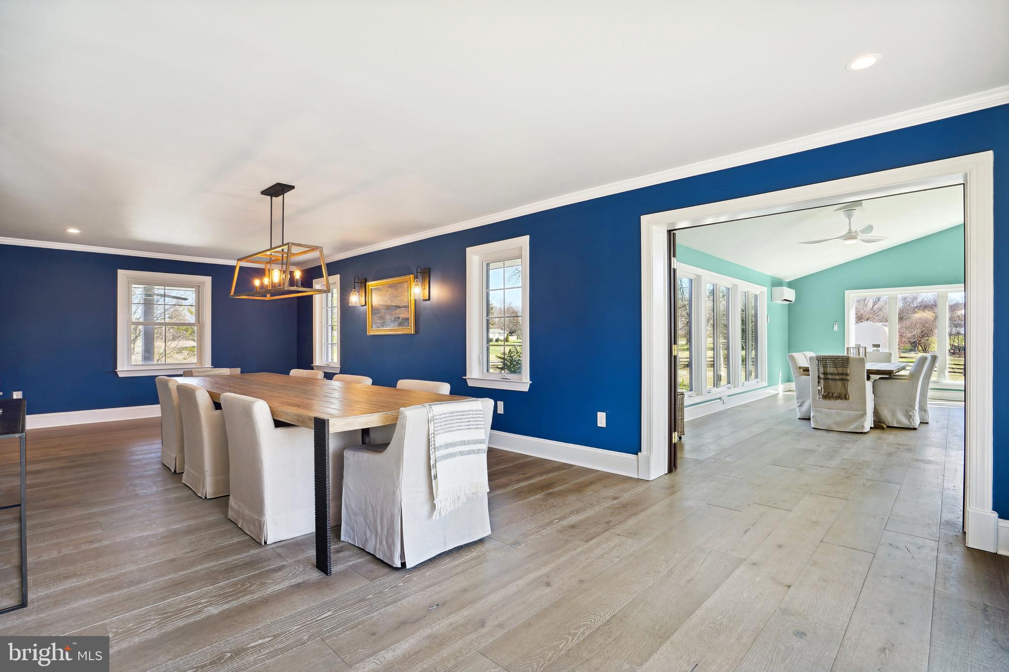 SKYLINE MANOR - Residential