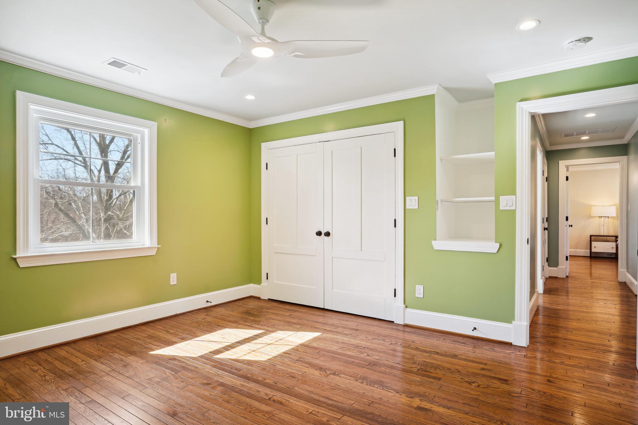 SKYLINE MANOR - Residential