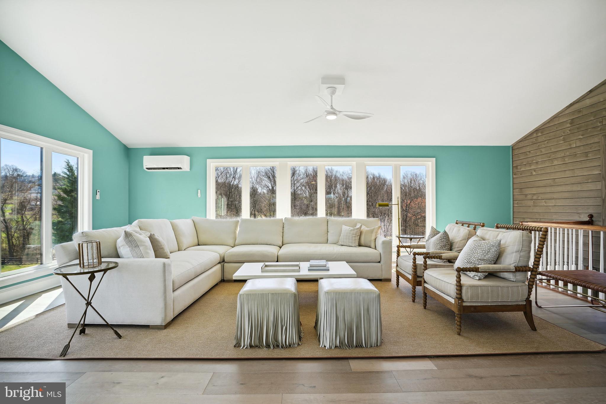 SKYLINE MANOR - Residential