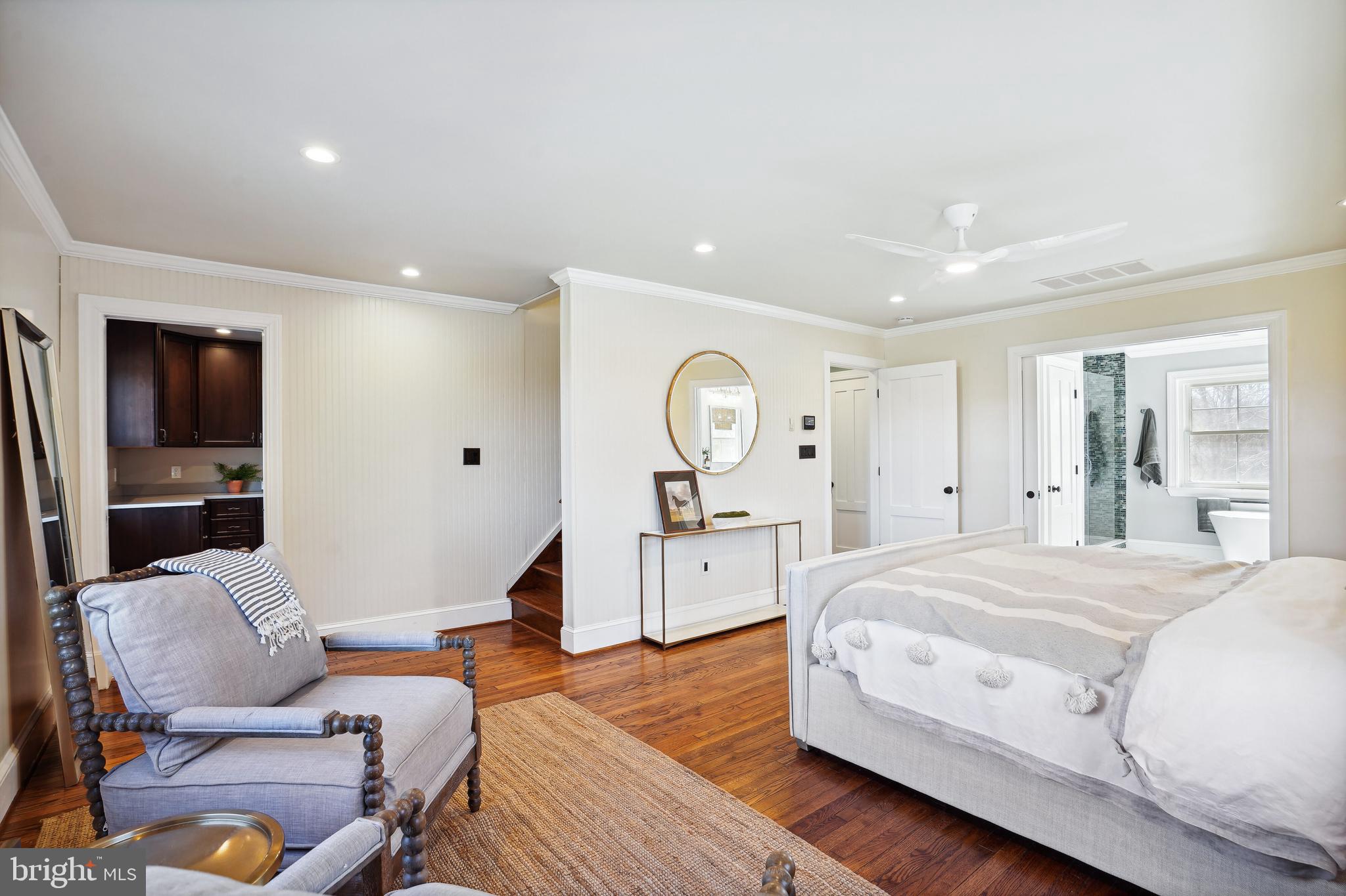 SKYLINE MANOR - Residential