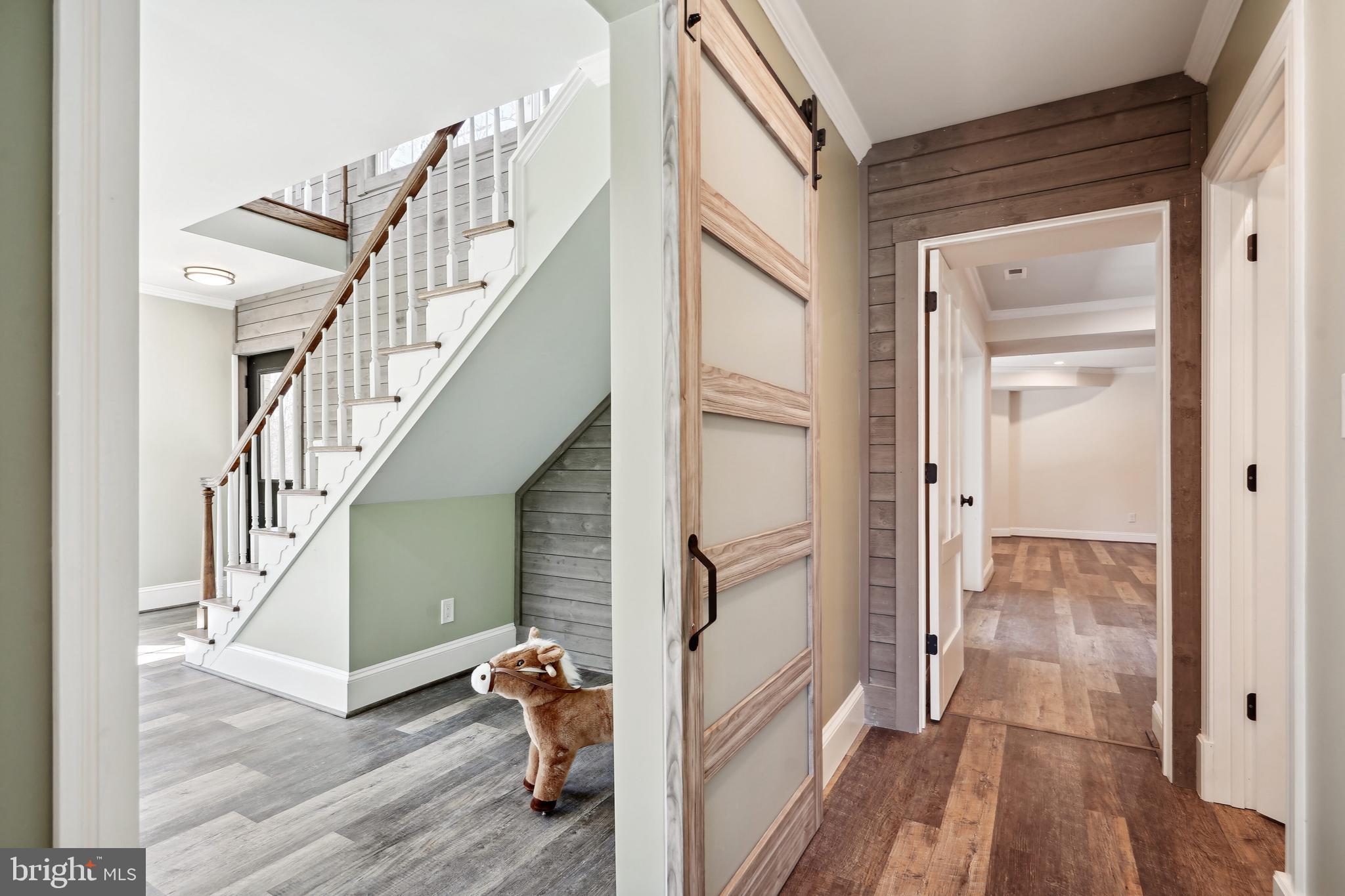 SKYLINE MANOR - Residential