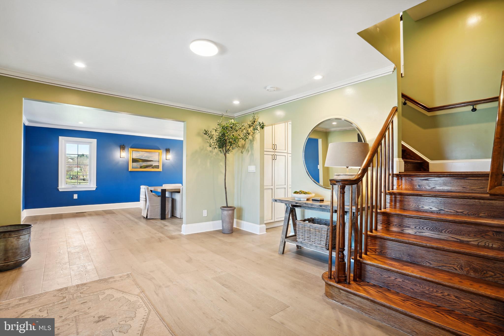 SKYLINE MANOR - Residential