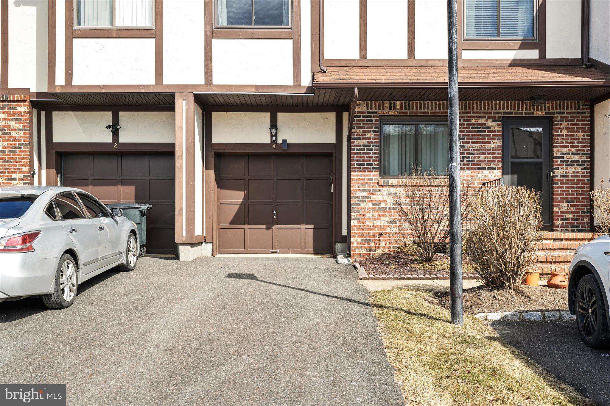 4 ESSEX LANE