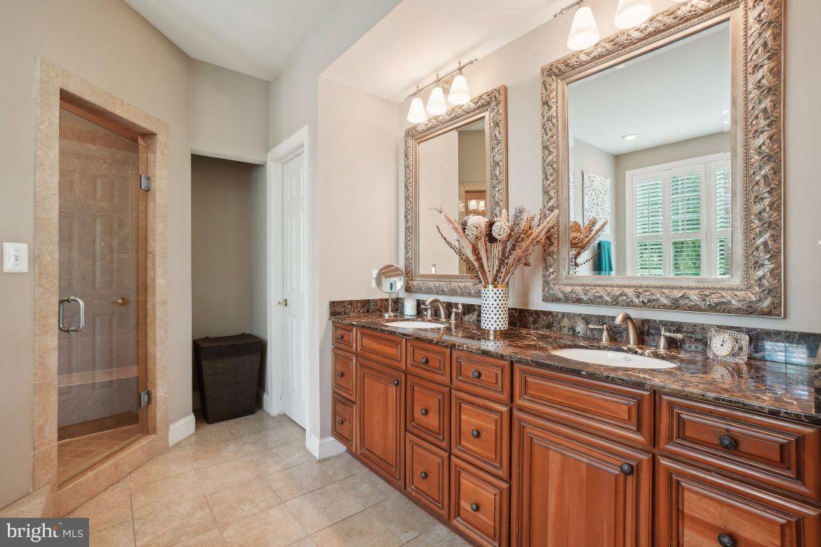 ROCKVILLE TOWN SQUARE - Residential