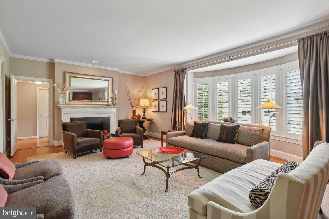 ROCKVILLE TOWN SQUARE - Residential