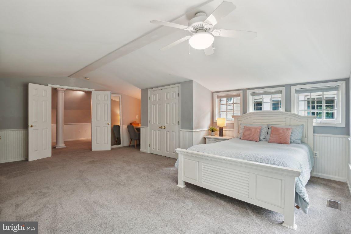 ROCKVILLE TOWN SQUARE - Residential