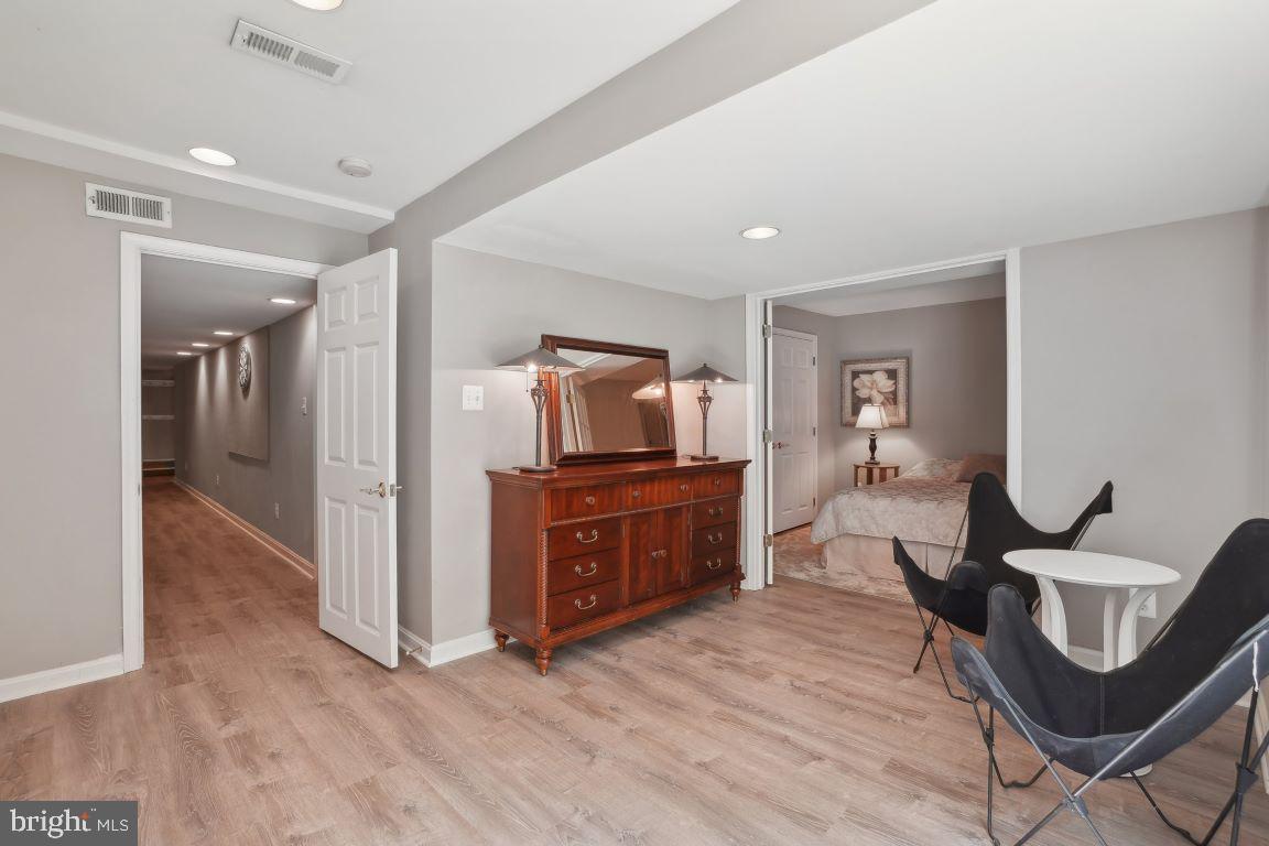 ROCKVILLE TOWN SQUARE - Residential