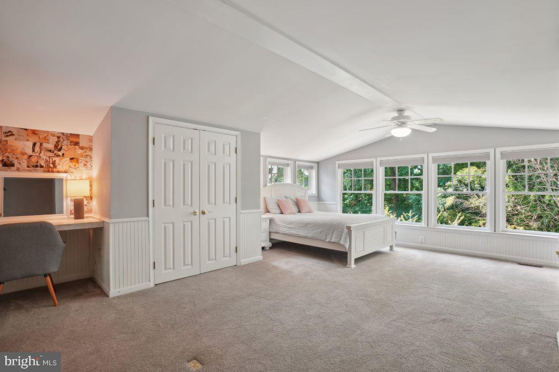 ROCKVILLE TOWN SQUARE - Residential