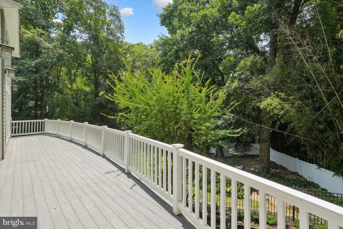 ROCKVILLE TOWN SQUARE - Residential