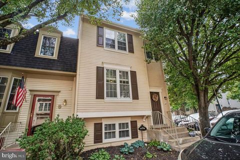Townhouse For Sale - 67 Fendall Avenue<br/> ALEXANDRIA, VA 22304
