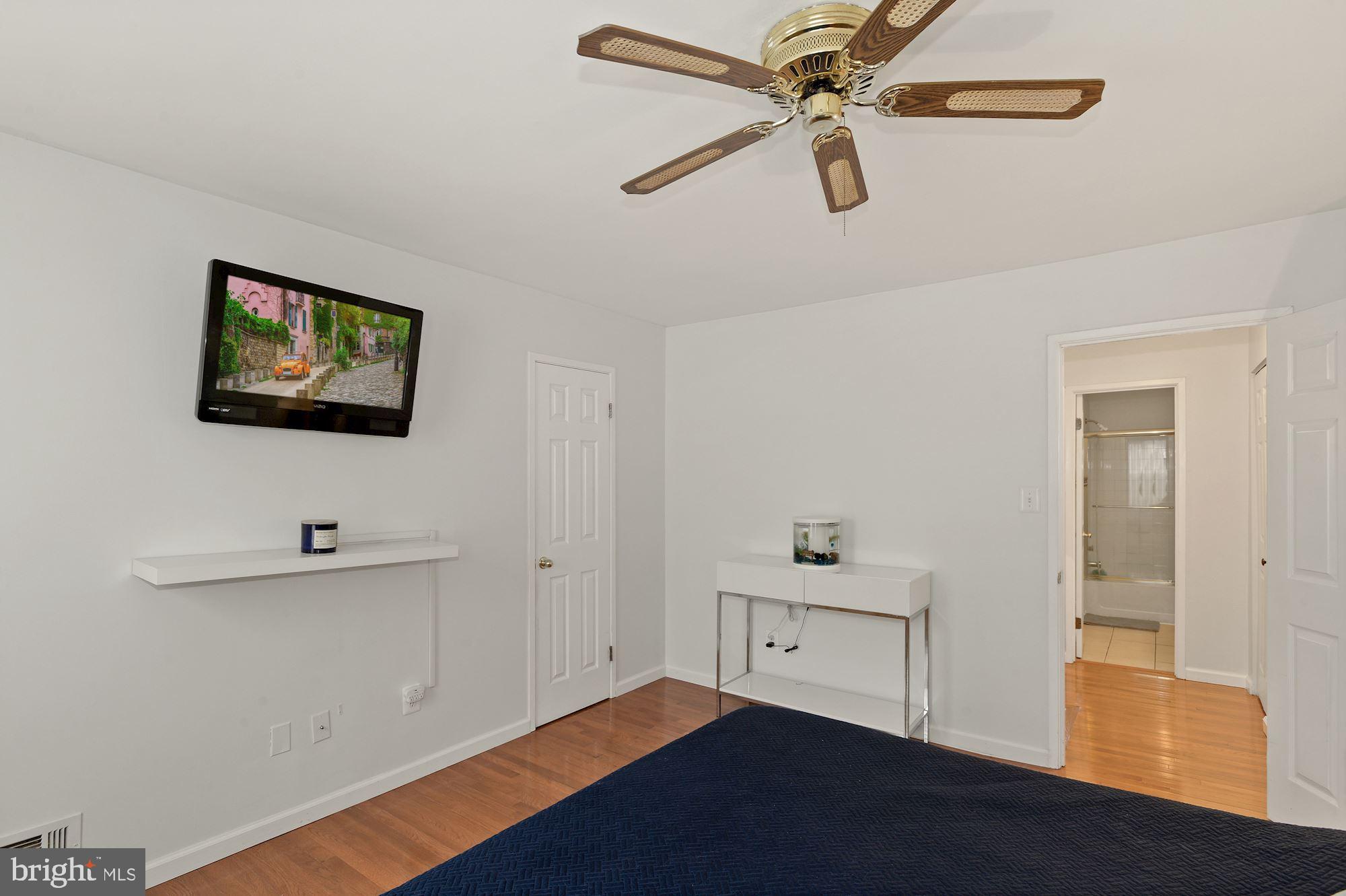 OAKWOOD COMMONS AT BURKE - Residential