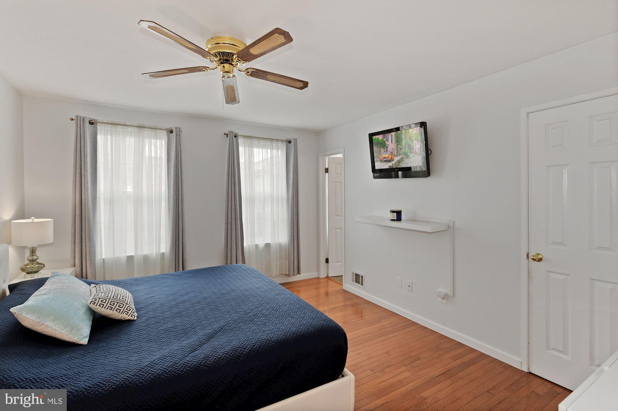 OAKWOOD COMMONS AT BURKE - Residential