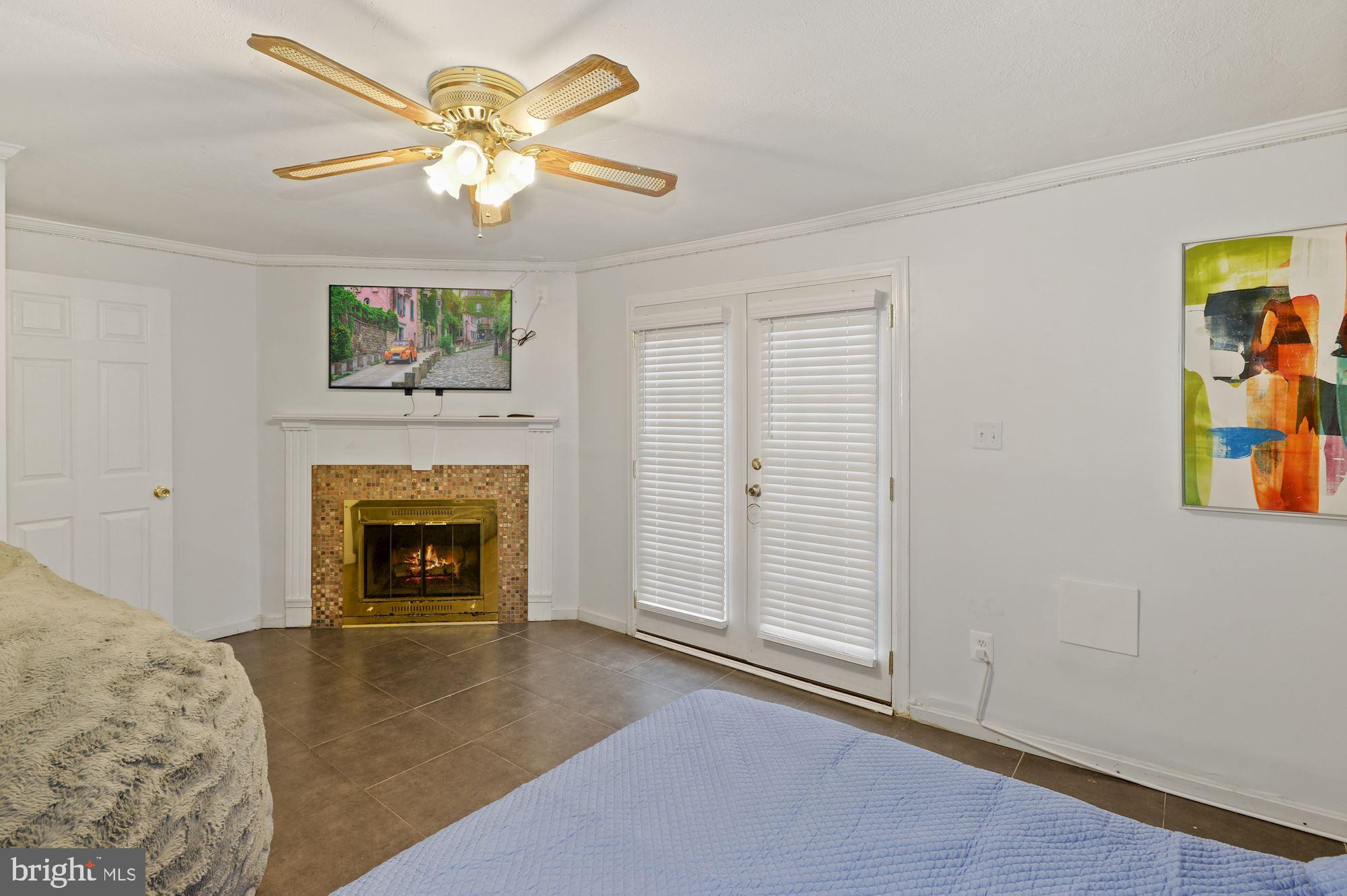 OAKWOOD COMMONS AT BURKE - Residential